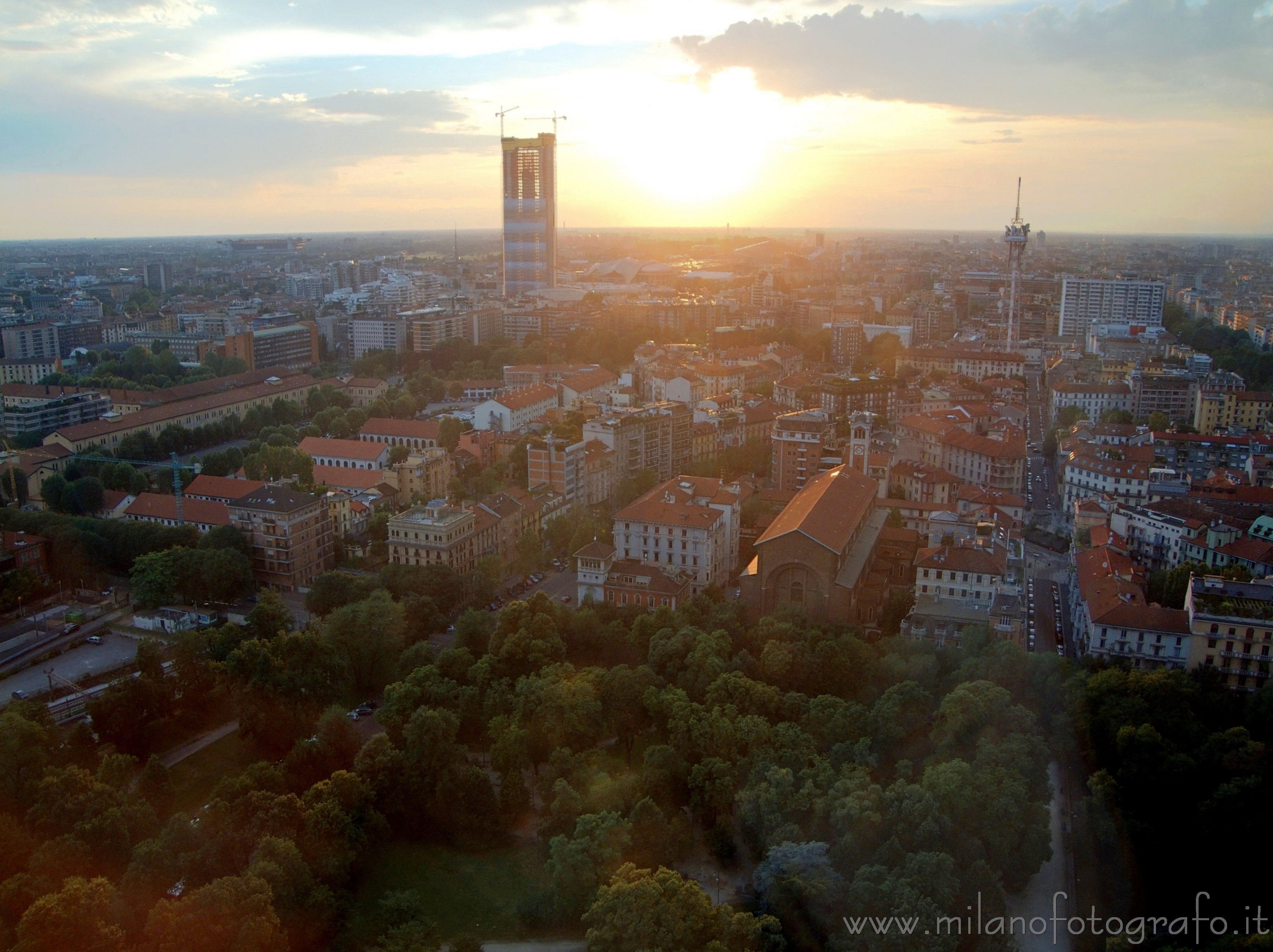 Milano - Tramonto su Milano visto dalla Torre Branca